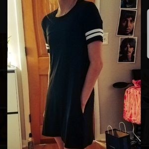 Black and white tshirt dress small